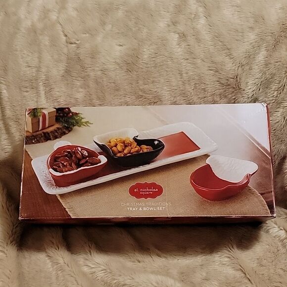 ST. NICHOLAS SQUARE CHRISTMAS TRADITIONS RED 4-PIECE APPETIZER TRAY AND BOWLS - Picture 2 of 8